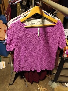 Leo & Nicole Purple Lace Overlay Short Sleeve Top